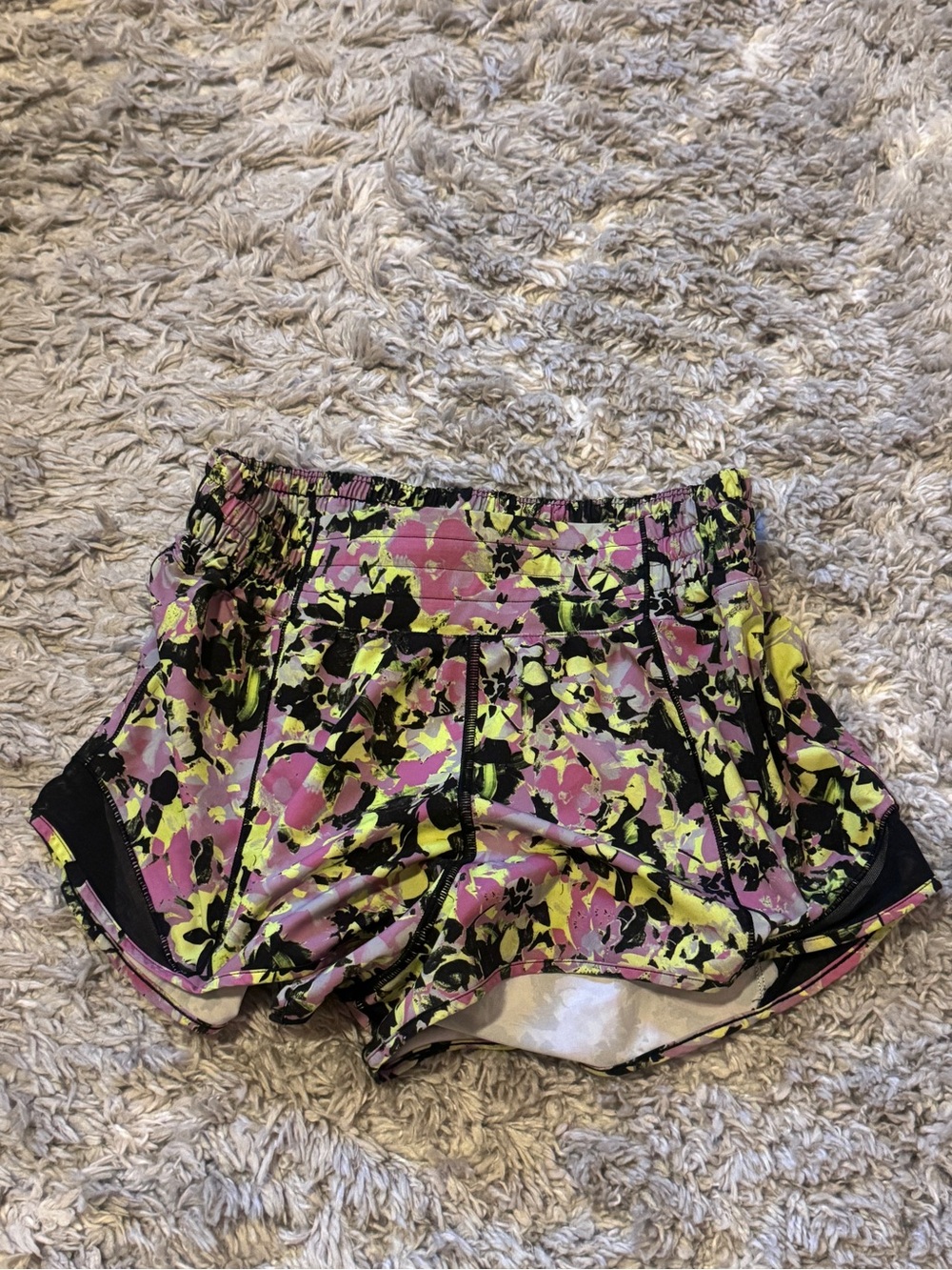 lululemon hotty hot highrise 2.5 size 6